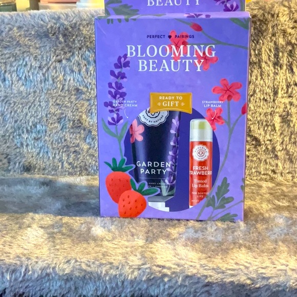 BLOOMING BEAUTY by WOOLZIES - Picture 2 of 4